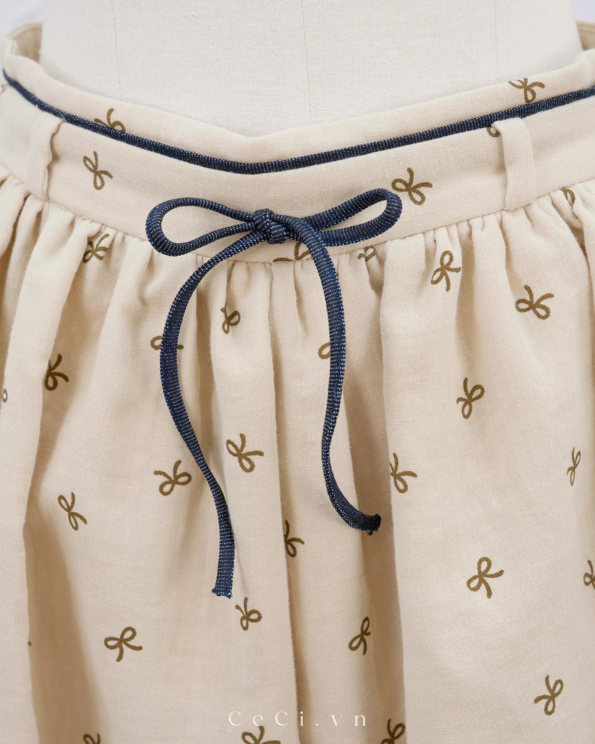 POPPY SHORT 742Q - LATTE BOW - Ảnh 4